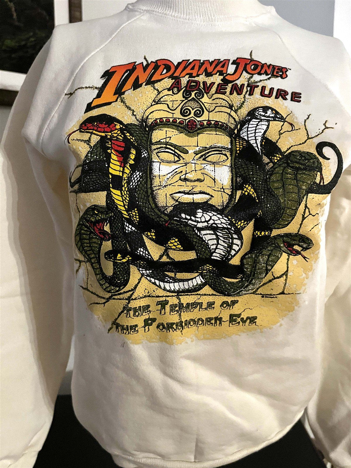 1990's Disneyland INDIANA JONES ADVENTURE vintage Mara with Snakes sweatshirt