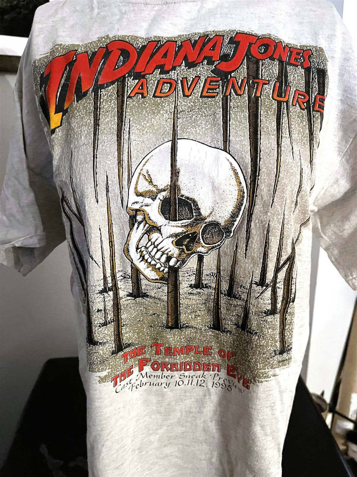 1990's Disneyland INDIANA JONES ADVENTURE vintage spiked skull tee shirt