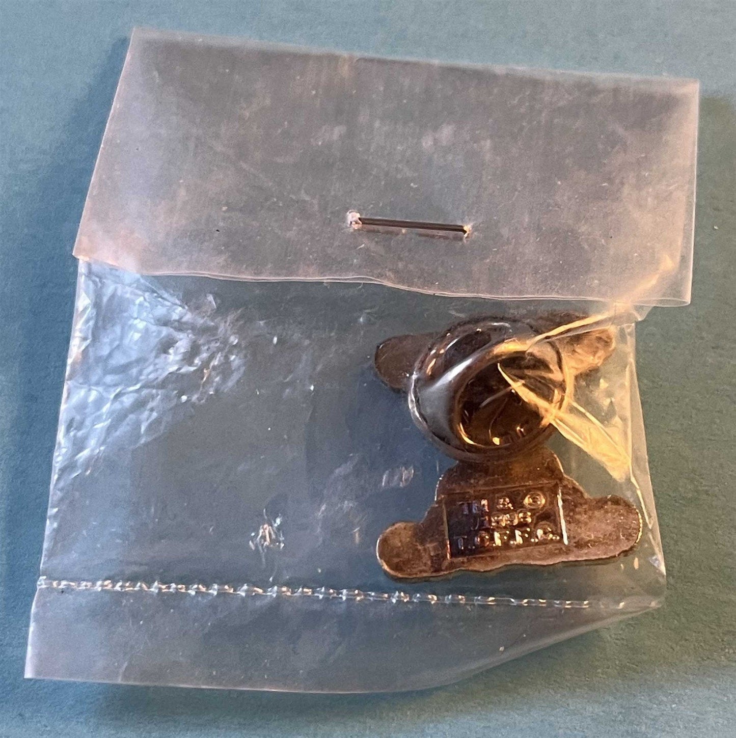 David Duchovny THE X-FILES Gillian Anderson licensed 1996 NEW enamel pin