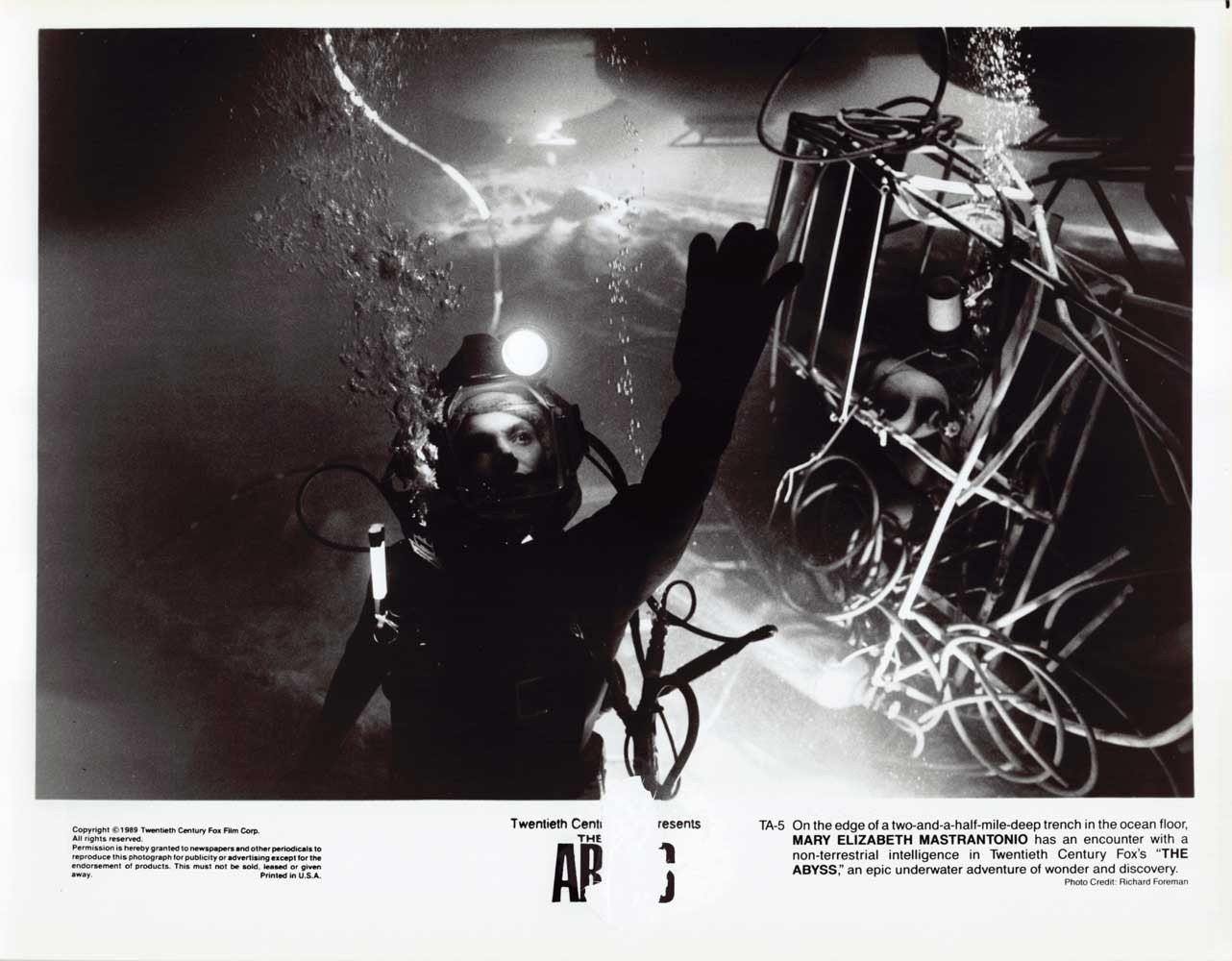 Mary Elizabeth Mastrantonio THE ABYSS original 8x10 press photo 1989