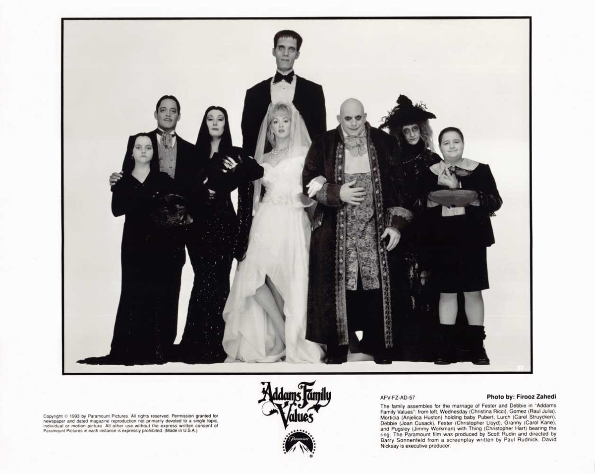 Raul Julia ADDAMS FAMILY VALUES Anjelica Huston cast original 10x8 photo 1993
