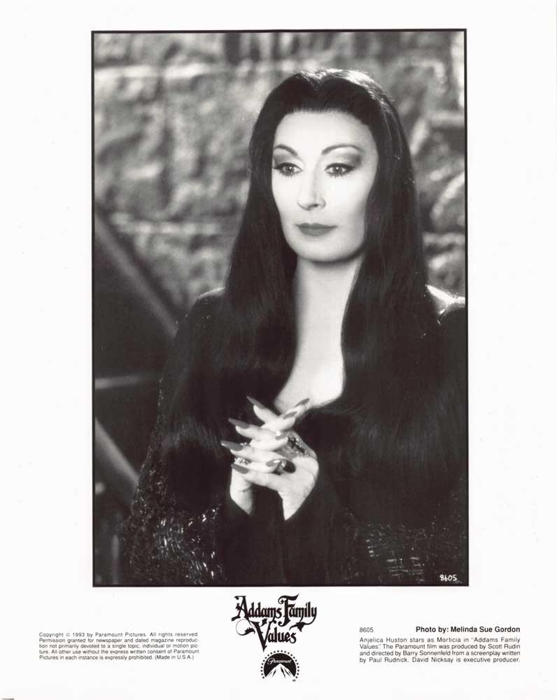 Anjelica Huston ADDAMS FAMILY VALUES original 8x10 photo 1993