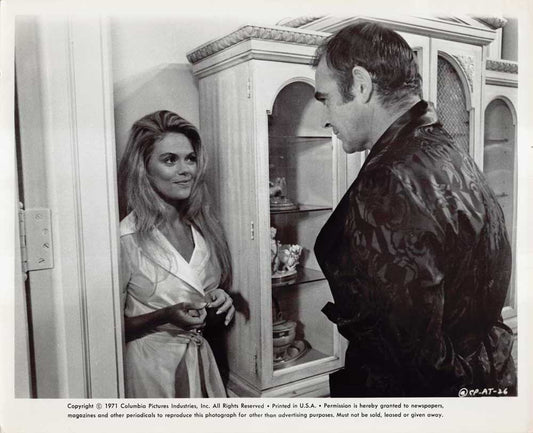 Dyan Cannon THE ANDERSON TAPES Sean Connery 10x8 chatting press photo 1971