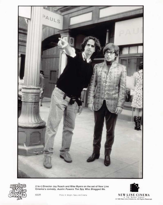Mike Myers AUSTIN POWERS THE SPY WHO SHAGGED ME Jay Roach 8x10 press photo 1999