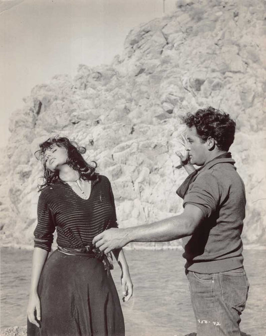 Sophia Loren BOY ON A DOLPHIN Jorge Mistral original 9¾ x 7½ press photo 1957