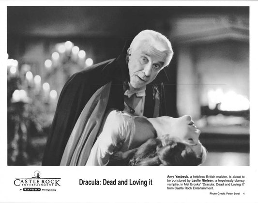 Leslie Nielsen DRACULA DEAD AND LOVING IT original 10x8 press photo Mel Brooks