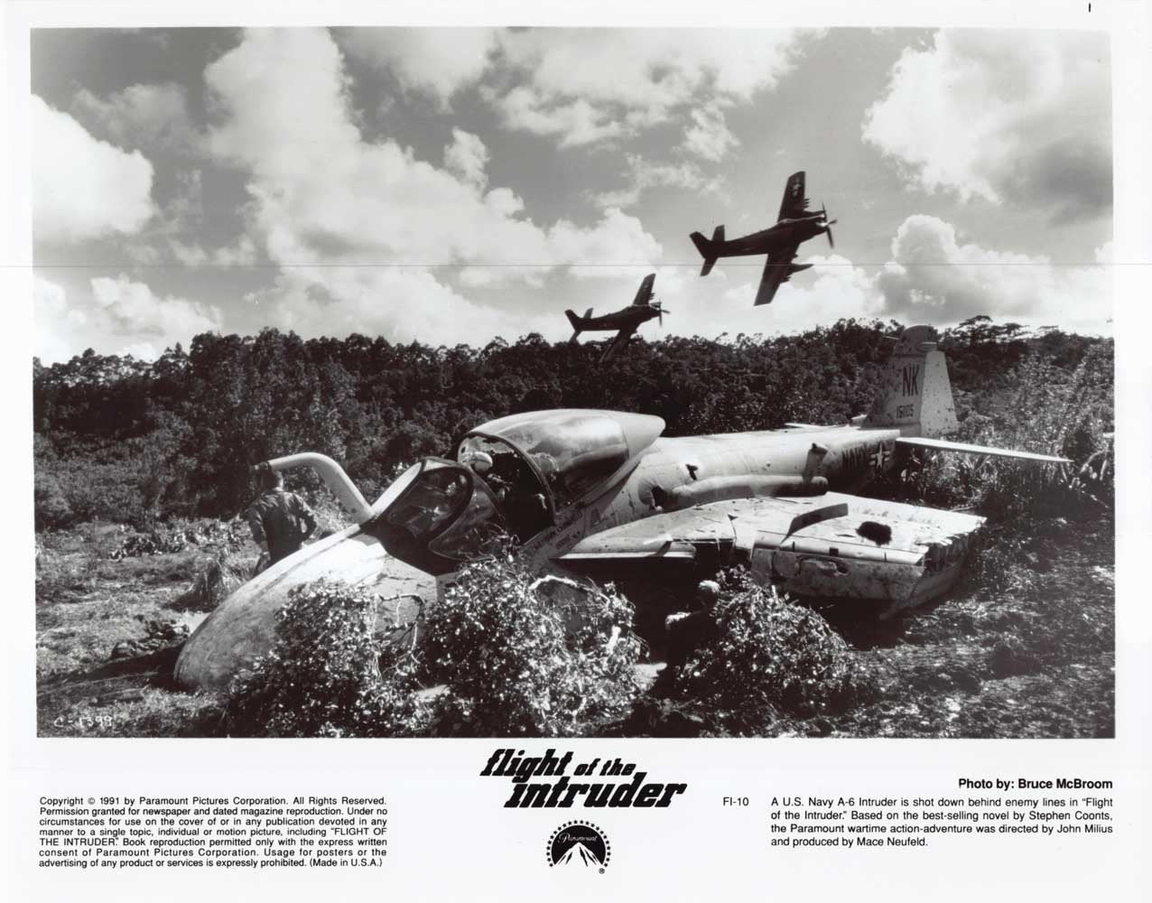 Glover FLIGHT OF THE INTRUDER Dafoe Johnson original 10x8 press photo 1991