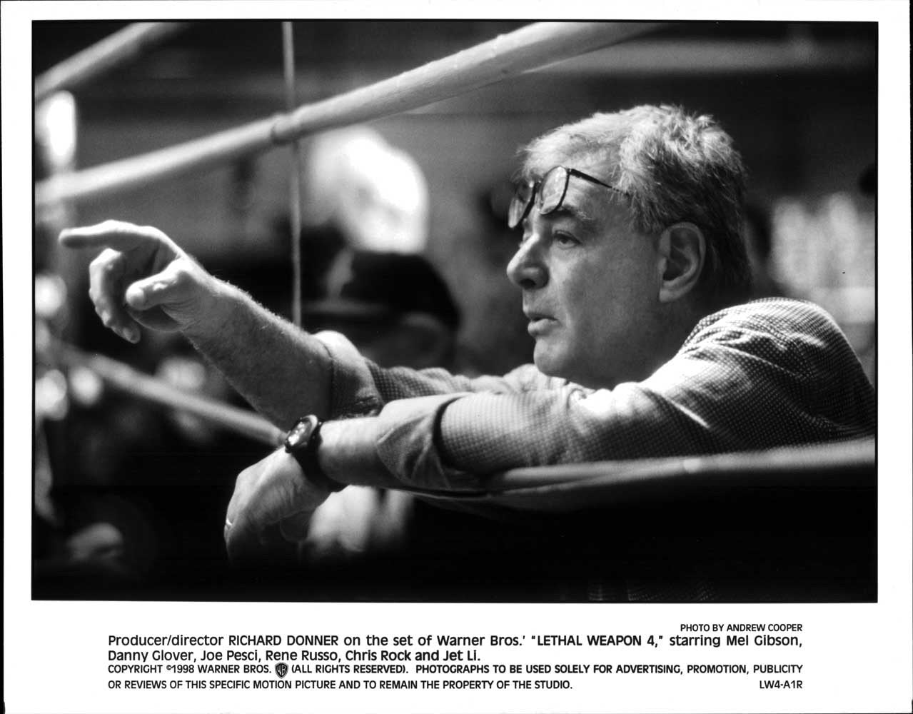 Richard Donner LETHAL WEAPON 4 original studio 10x8 press photo