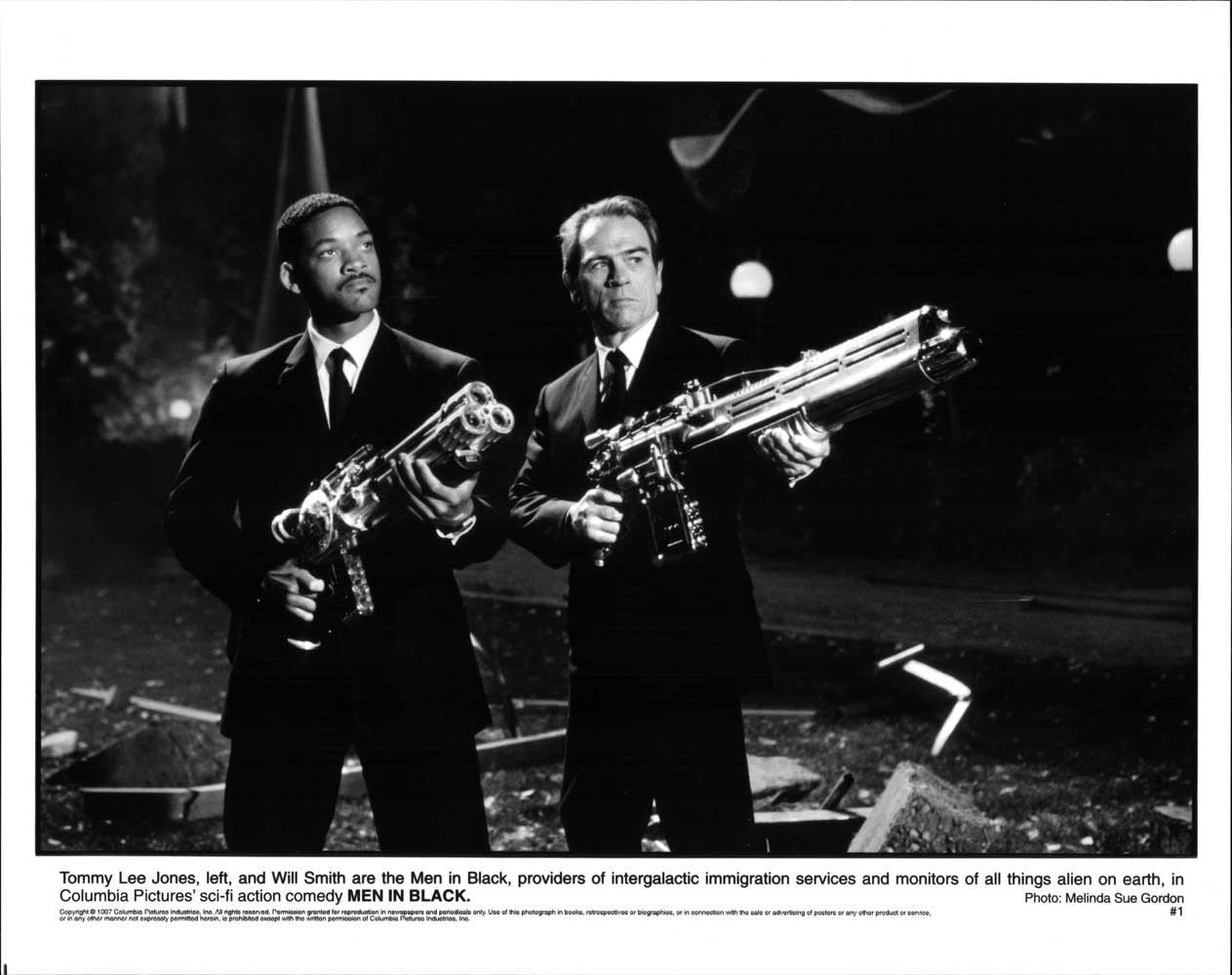 Will Smith MEN IN BLACK Tommy Lee Jones original 10x8 press photo 1997