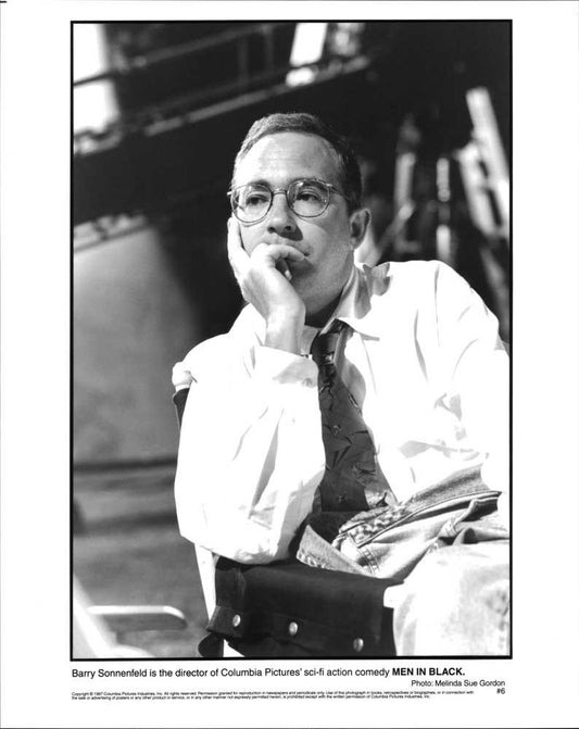 Barry Sonnenfeld MEN IN BLACK original 8x10 studio press photo 1997