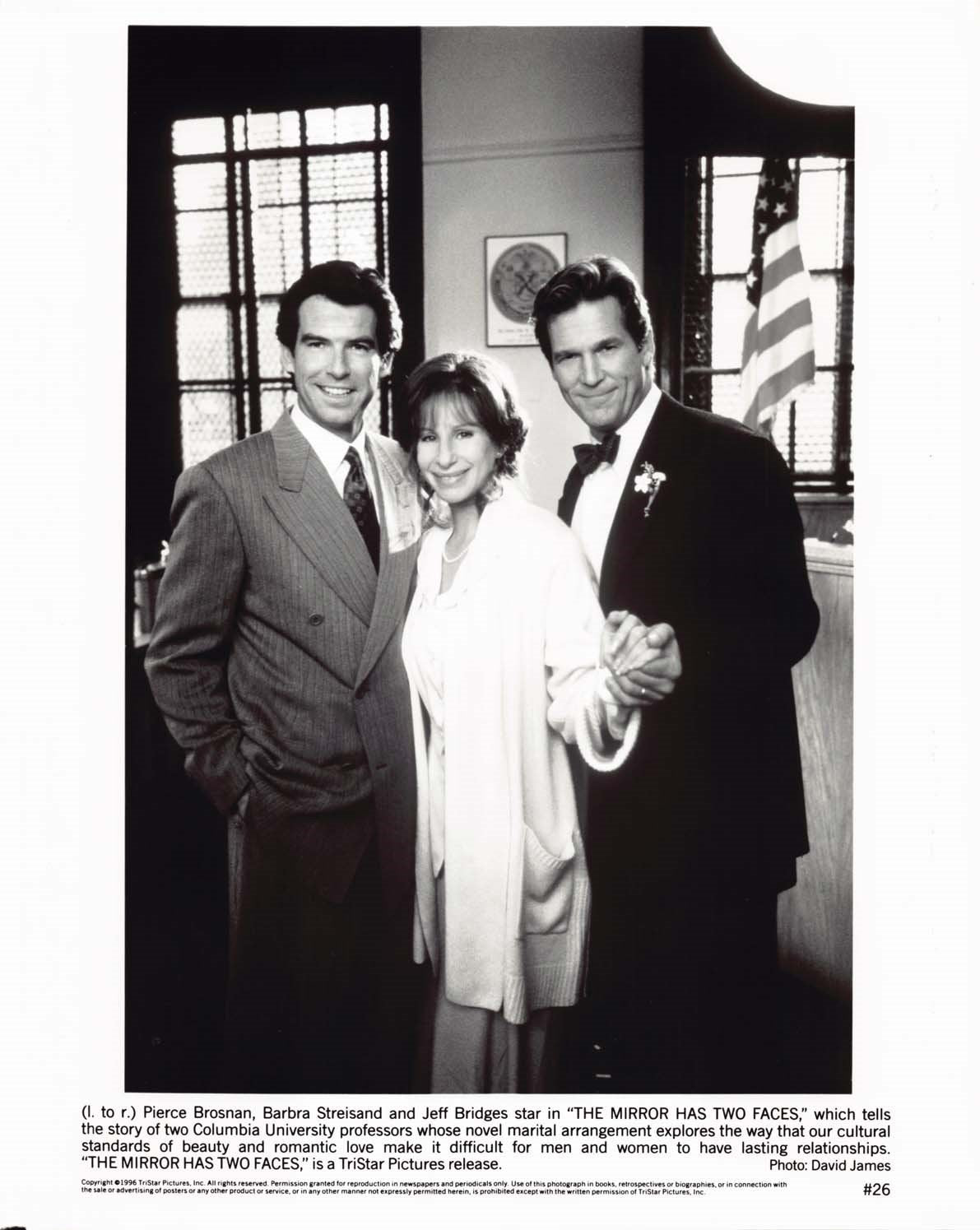 Pierce Brosnan MIRROR HAS TWO FACES Barbra Streisand 1996 original press photo