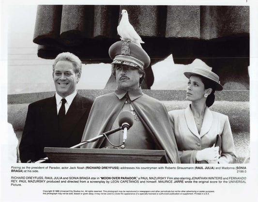 Raul Julia MOON OVER PARADOR Sonia Braga Richard Dreyfuss original 10x8 photo
