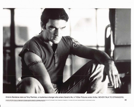 Antonio Banderas NEVER TALK TO STRANGERS original 10x8 press photo 1995