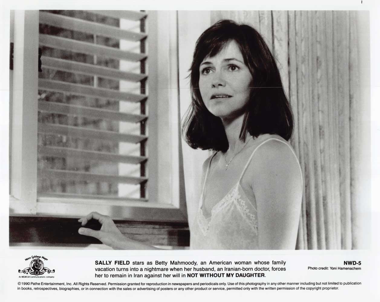 NOT WITHOUT MY DAUGHTER Sally Field original 10x8 press photo 1990