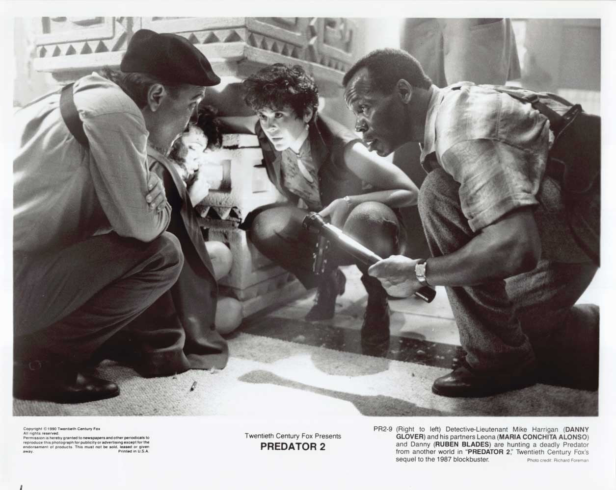 Danny Glover PREDATOR 2 Rubén Blades original 10x8 press photo 1990