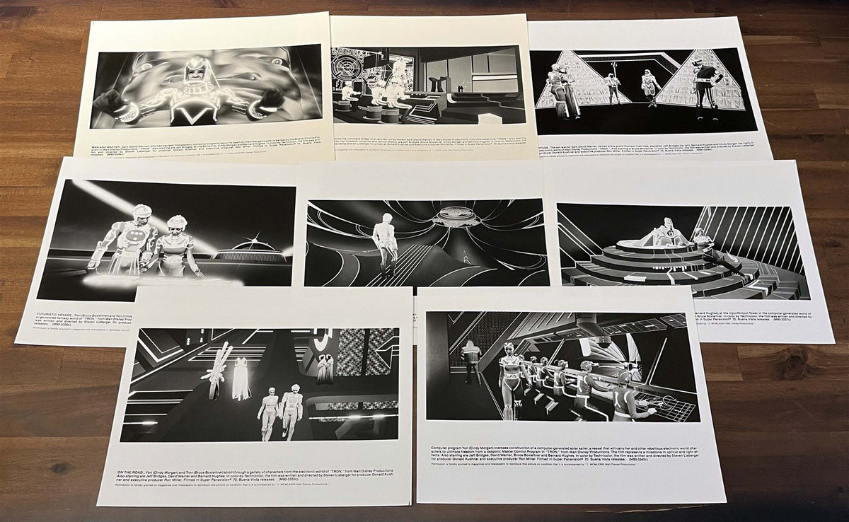 Jeff Bridges TRON Bruce Boxleitner original press kit 15 widescreen stills 1982