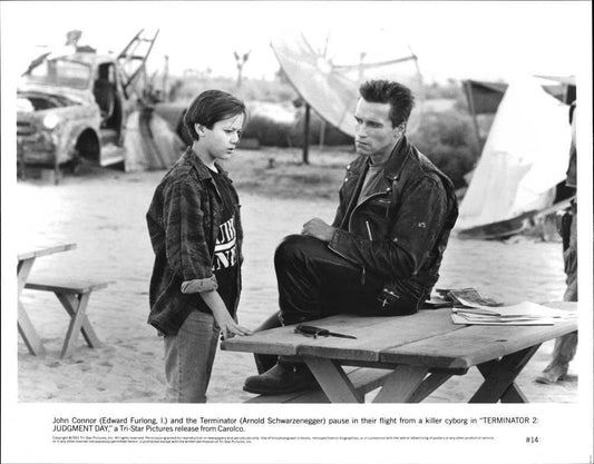 Schwarzenegger TERMINATOR 2 JUDGMENT DAY Furlong original 10x8 press photo 1991