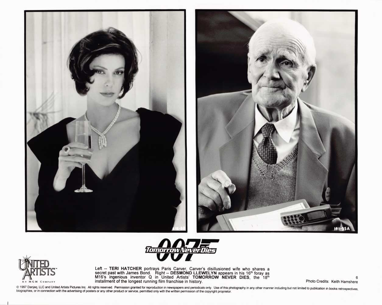 Teri Hatcher TOMORROW NEVER DIES Llewelyn original 10x8 photo James Bond 007