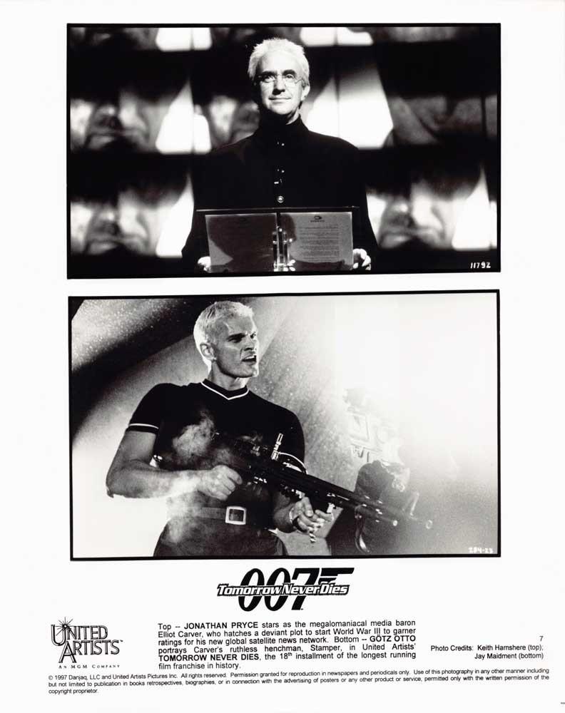 Jonathan Pryce TOMORROW NEVER DIES Gotz Otto original 8x10 photo James Bond 007
