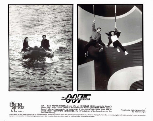 P Brosnan TOMORROW NEVER DIES M Yeoh original 10x8 press photo James Bond 007