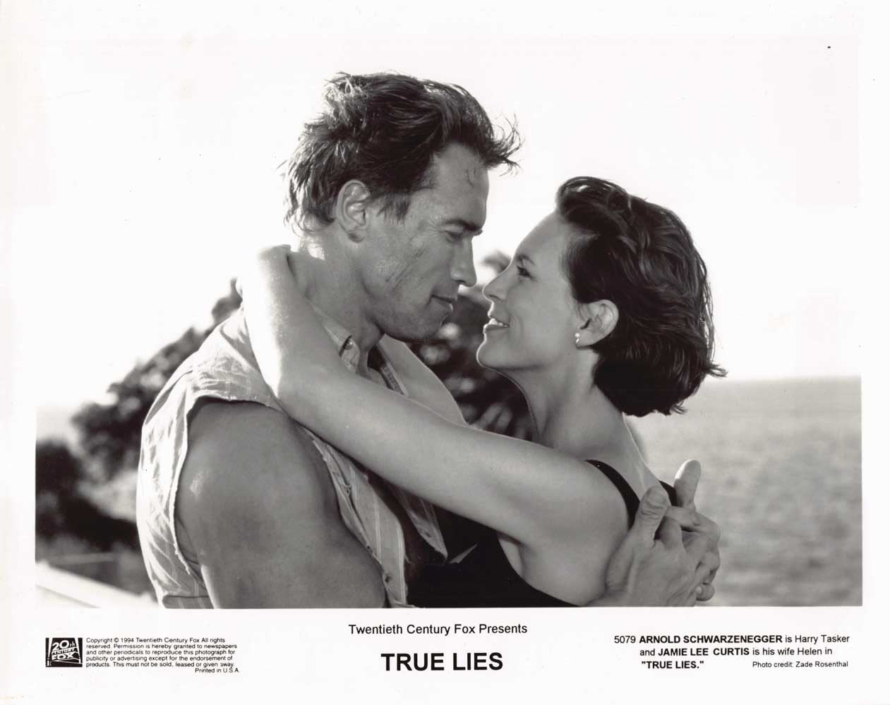 Arnold Schwarzenegger TRUE LIES Jamie Lee Curtis original press photo 1994