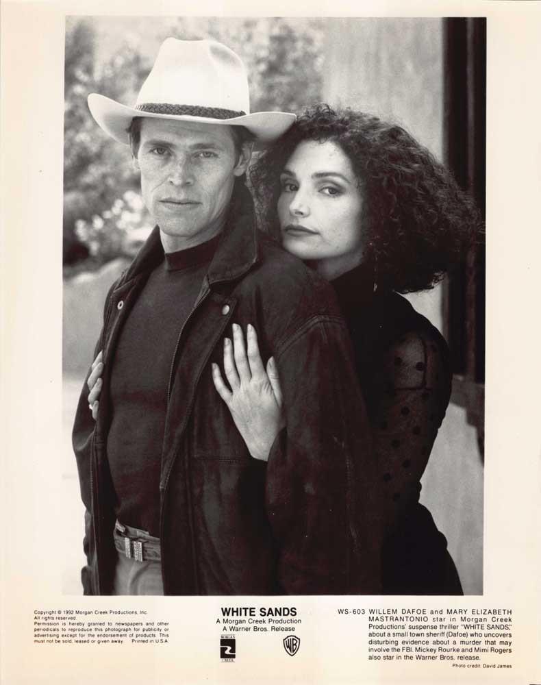 Willem Dafoe WHITE SANDS Mary Elizabeth Mastrantonio original 8x10 press photo