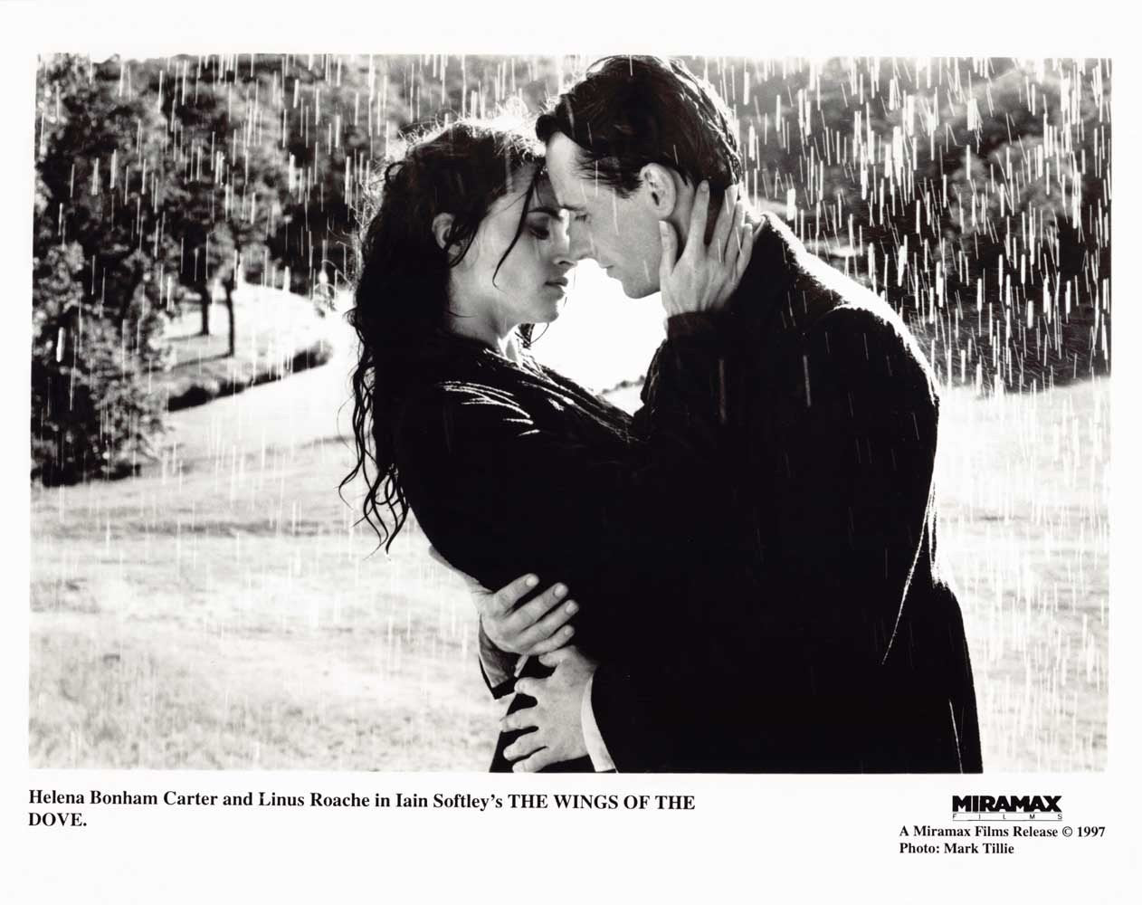 Helena Bonham Carter WINGS OF THE DOVE Linus Roache original 10x8 press photo