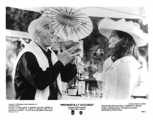 Leslie Nielsen WRONGFULLY ACCUSED Kelly Lebrock original 10x8 press photo 1998