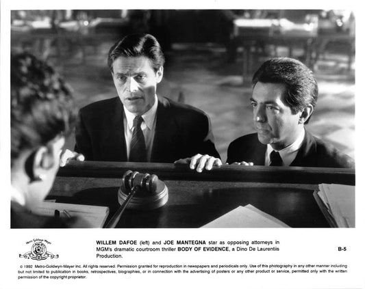 Willem Dafoe BODY OF EVIDENCE Joe Mantegna original press photo 1992