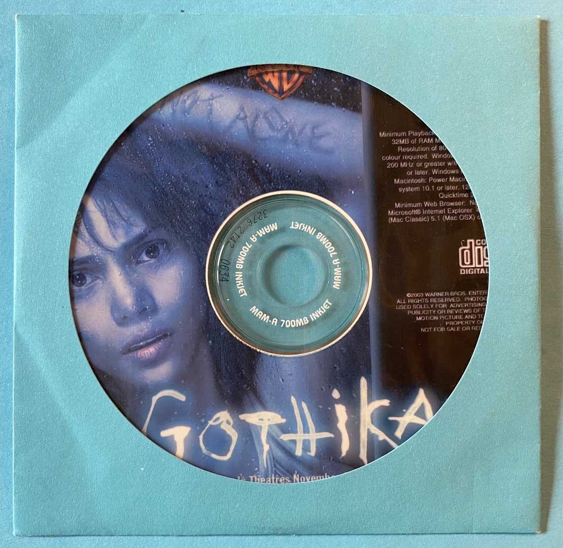 Halle Berry GOTHIKA Penelope Cruz Robert Downey Jr press kit 2003