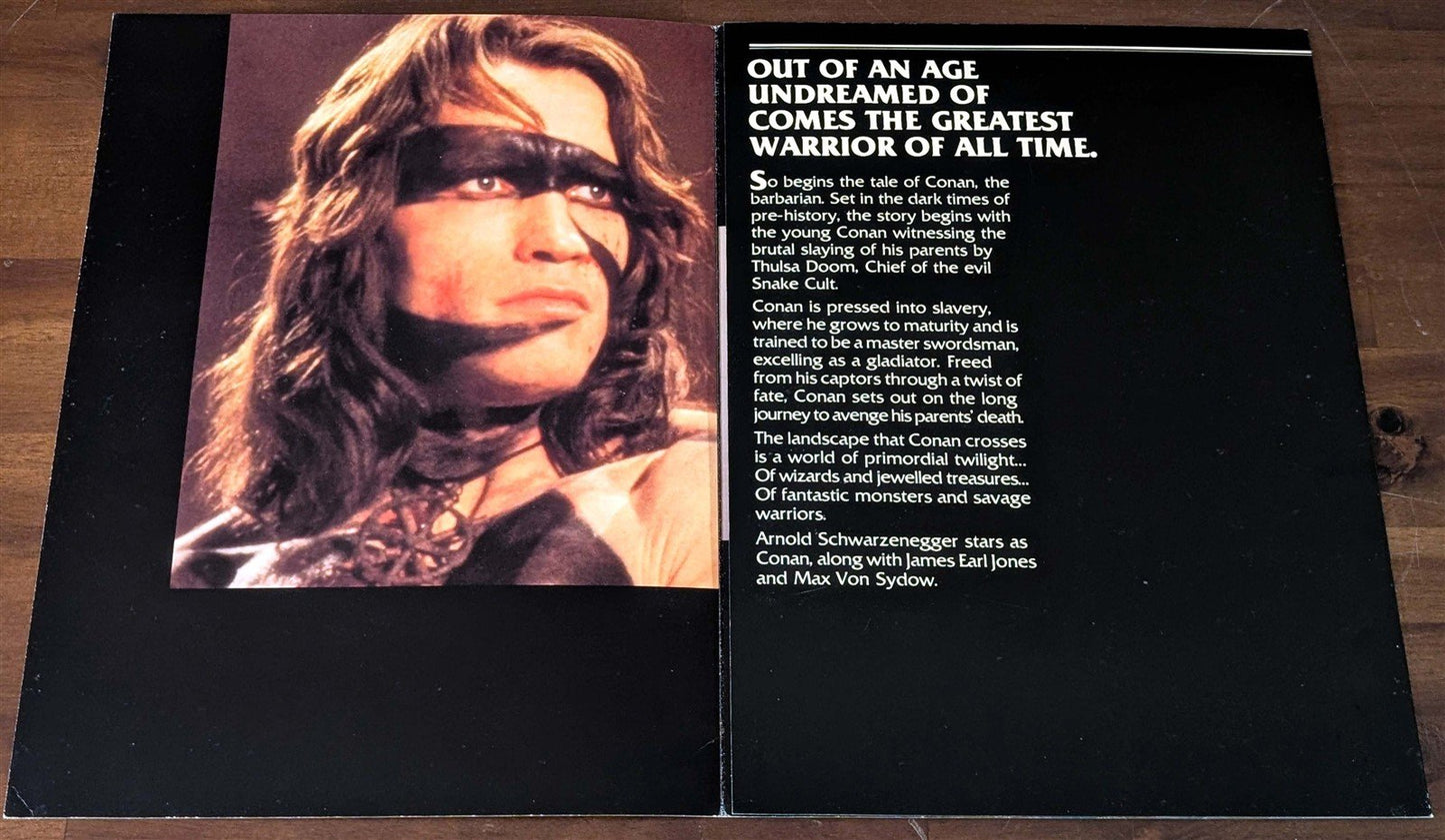 Arnold Schwarzenegger CONAN THE BARBARIAN promotional brochure 1982