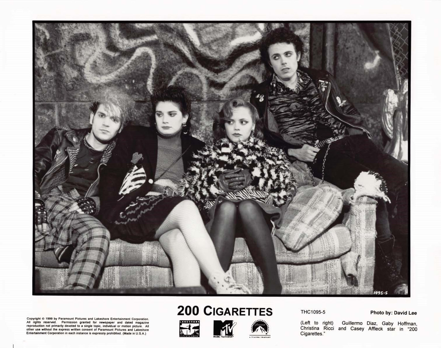 Christina Ricci 200 CIGARETTES Casey Affleck 1999 original 8x10 press photos