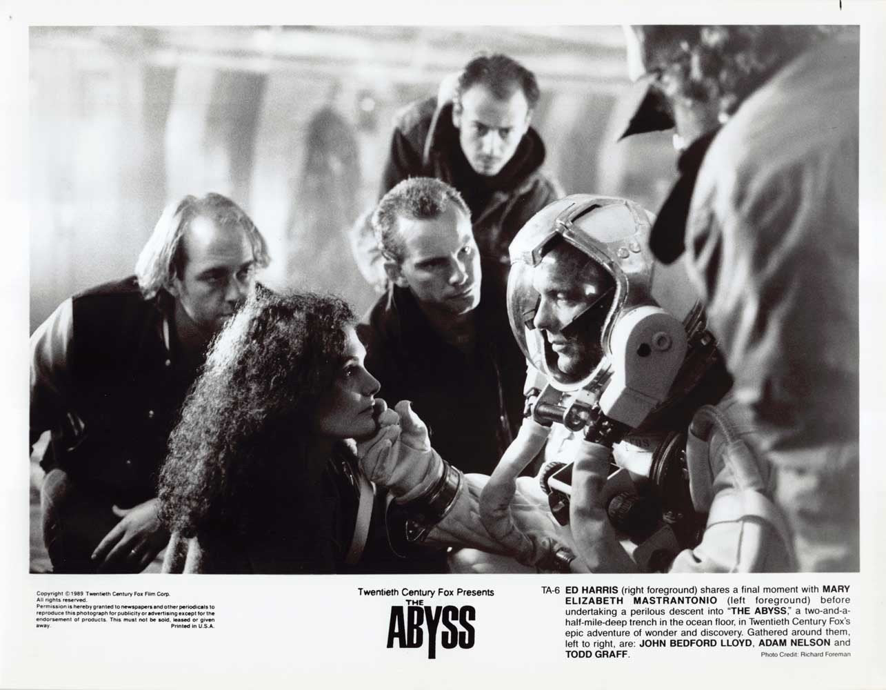 Mary Elizabeth Mastrantonio THE ABYSS Ed Harris original 10x8 press photo 1989