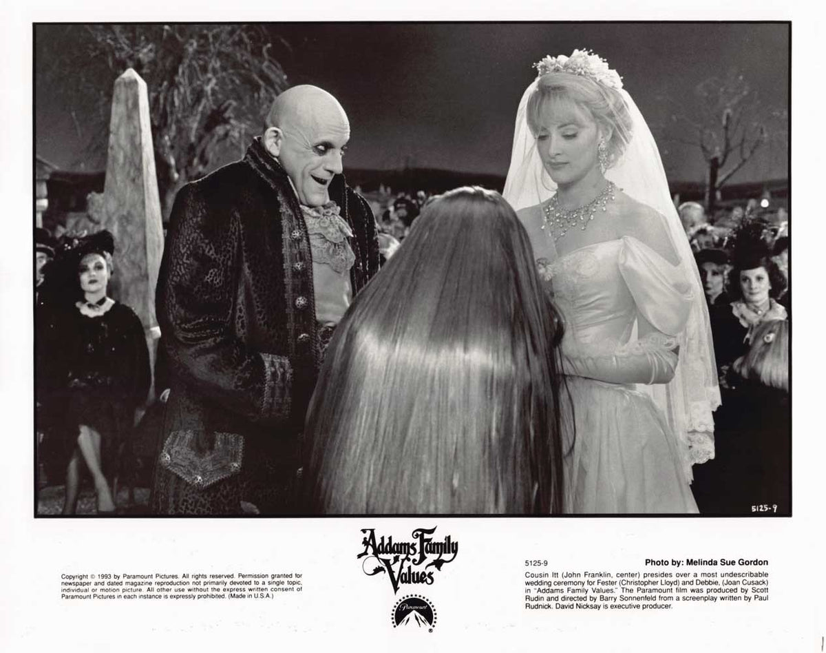 Christopher Lloyd ADDAMS FAMILY VALUES Joan Cusack 'Itt' original 10x8 photo 1993