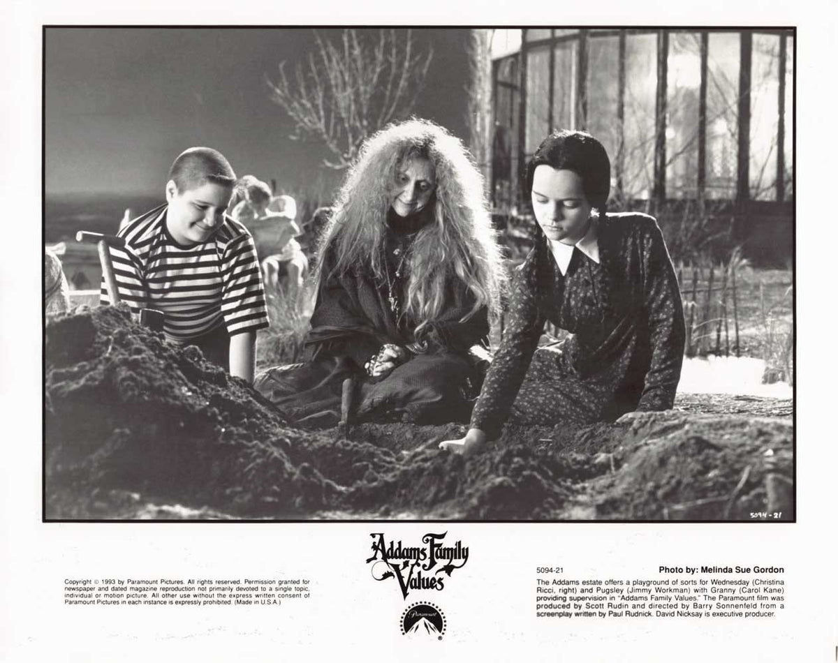 Carol Kane ADDAMS FAMILY VALUES Christina Ricci Workman original 10x8 photo 1993