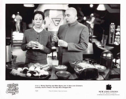 Mike Myers AUSTIN POWERS THE SPY WHO SHAGGED ME Mindy Sterling 10x8 press photo
