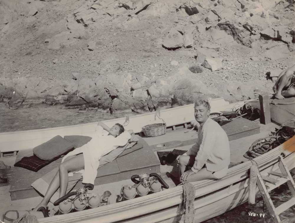 Sophia Loren BOY ON A DOLPHIN Jorge Mistral original 7½ x 9¾ boat press photo