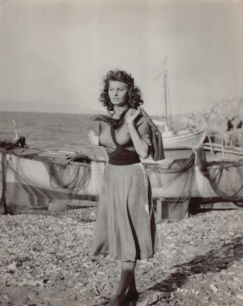 Sophia Loren BOY ON A DOLPHIN original 9¾ x 7½ beach press photo 1957
