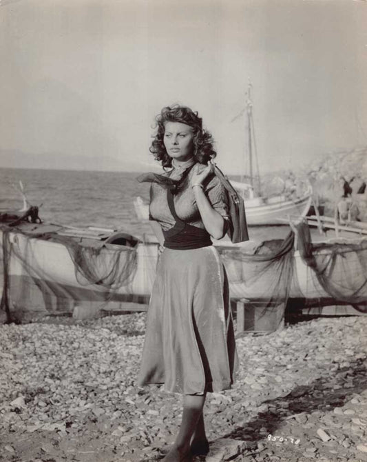 Sophia Loren BOY ON A DOLPHIN original 9¾ x 7½ beach press photo 1957