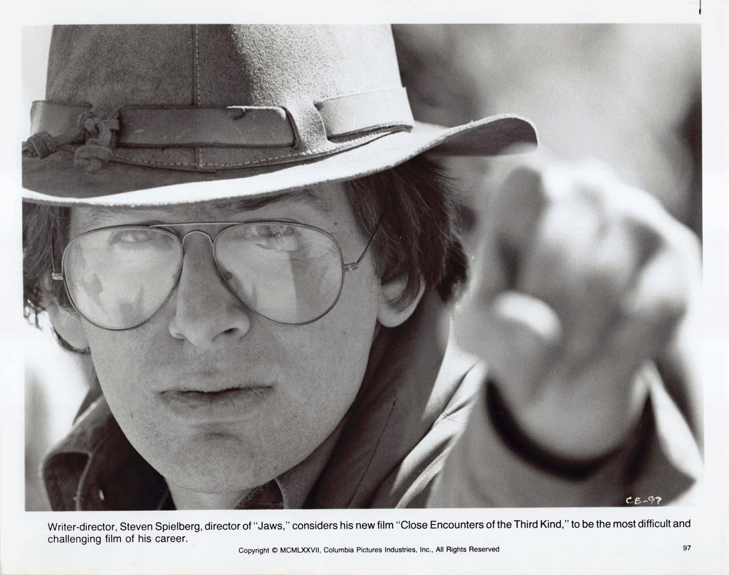 Richard Dreyfuss CLOSE ENCOUNTERS OF THE THIRD KIND original 24 press photos