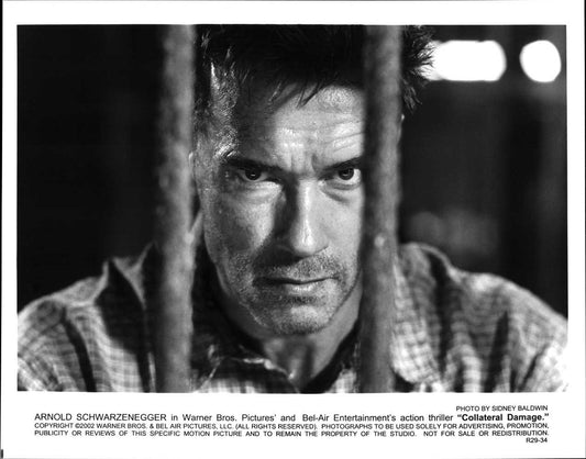 2002 Arnold Schwarzenegger COLLATERAL DAMAGE original 10x8 press photo