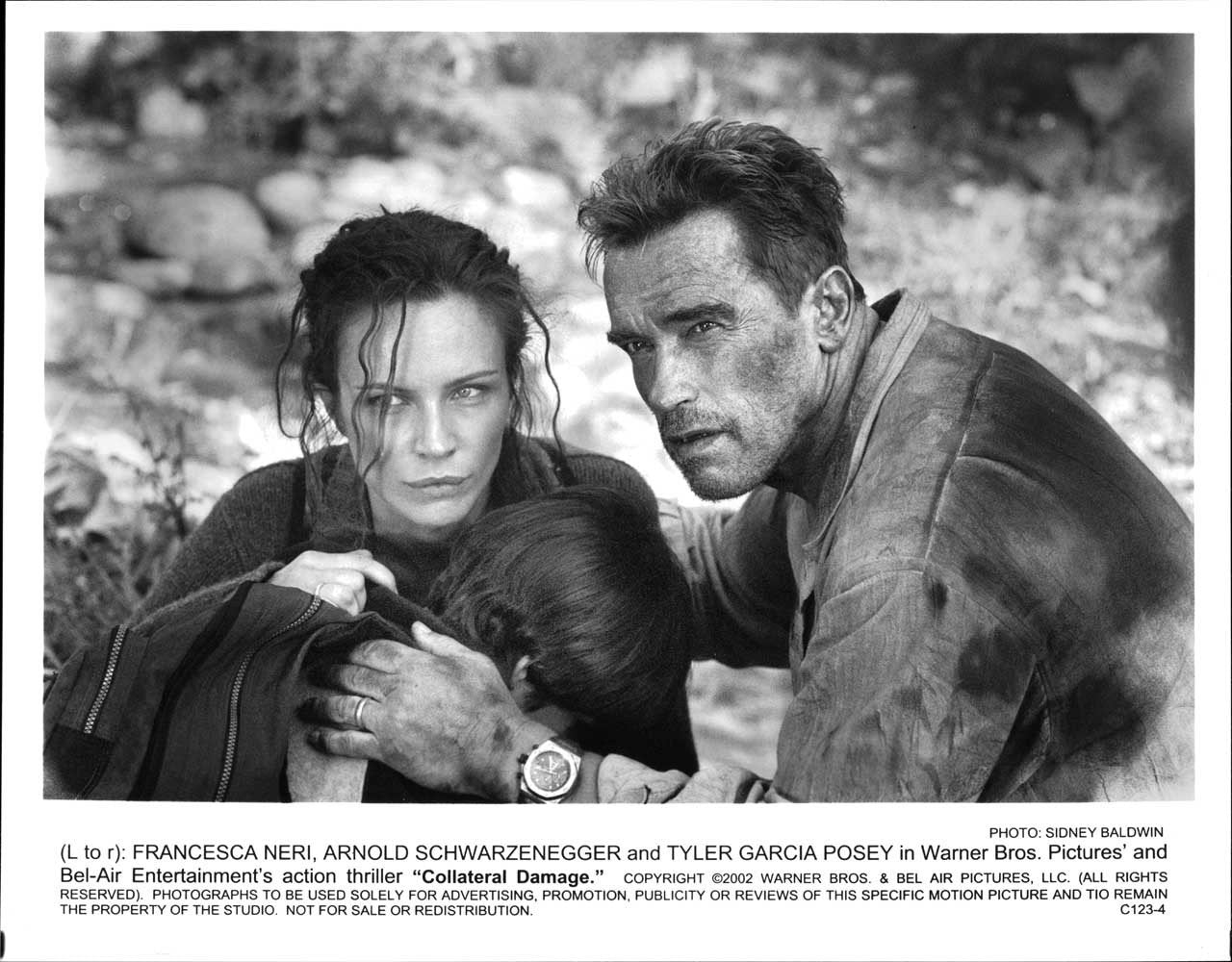 Francesca Neri COLLATERAL DAMAGE Arnold Schwarzenegger original 10x8 press photo