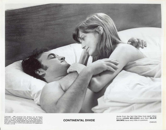 Blair Brown CONTINENTAL DIVIDE John Belushi bed original 10x8 press photo 1981