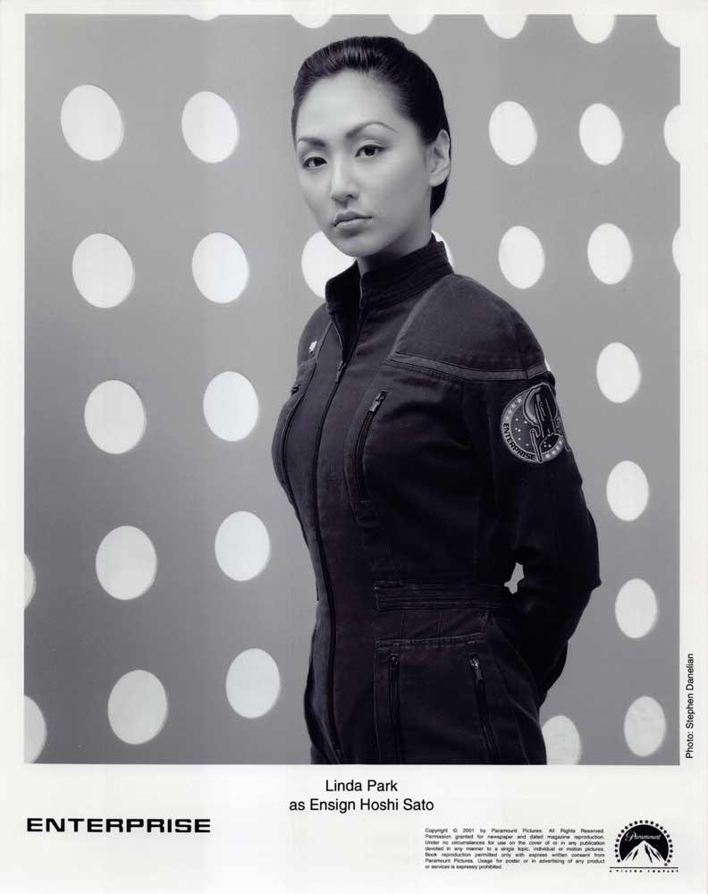 Scott Bakula STAR TREK ENTERPRISE Linda Park original 8x10 press photos 2001