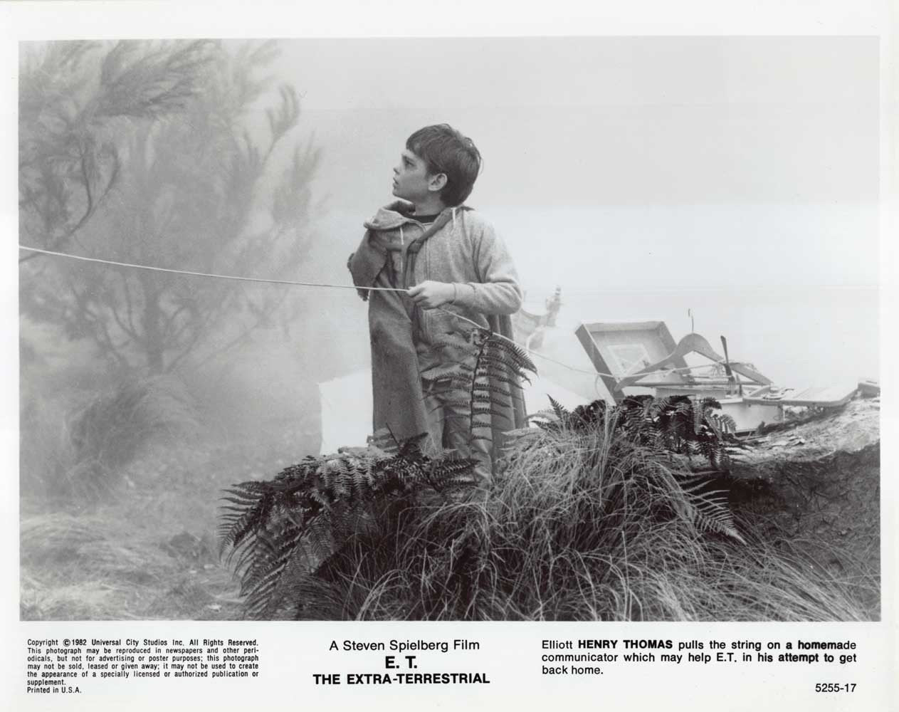 Henry Thomas E.T. EXTRA-TERRESTRIAL original press photos set 1982 Spielberg