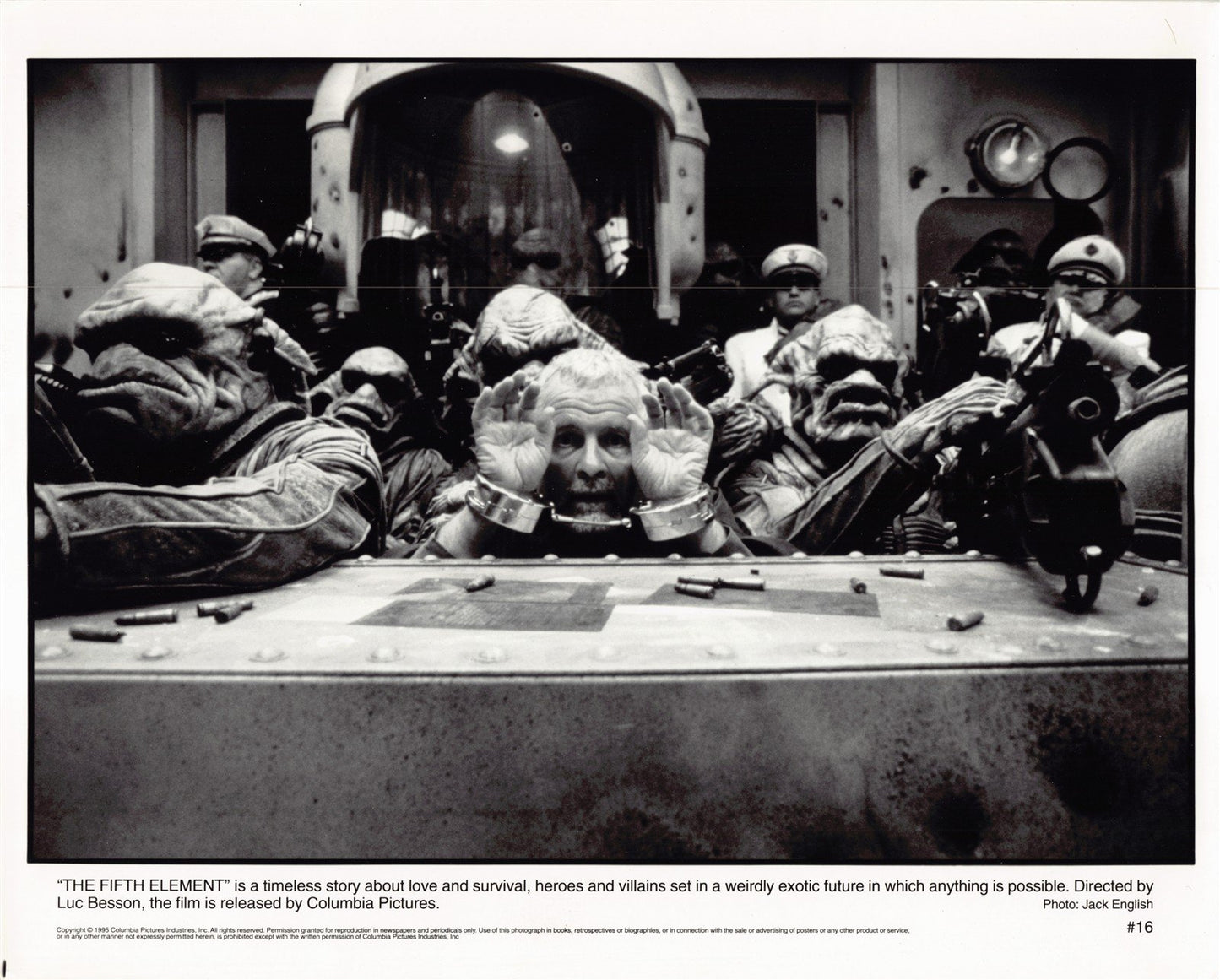 Ian Holm THE FIFTH ELEMENT original 10x8 press photo 1995