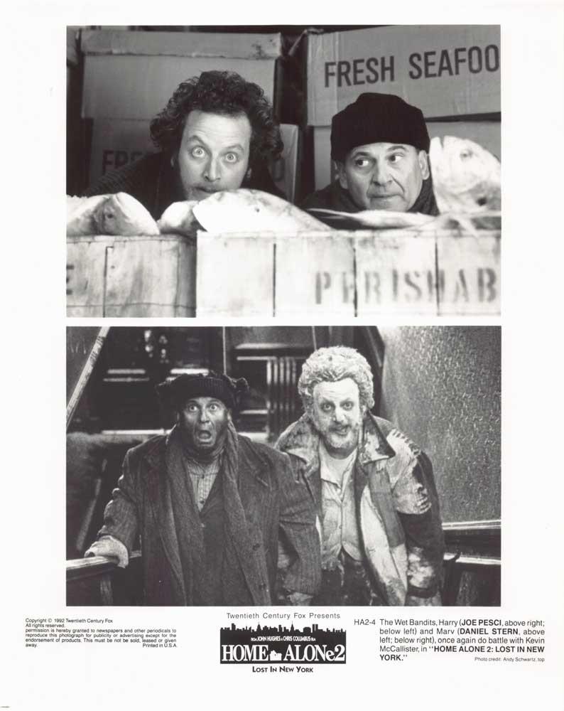 Macaulay Culkin 1992 HOME ALONE 2 Catherine O'Hara press kit with photos