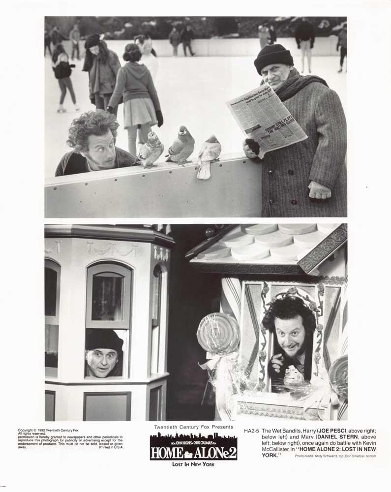 Macaulay Culkin 1992 HOME ALONE 2 Catherine O'Hara press kit with photos