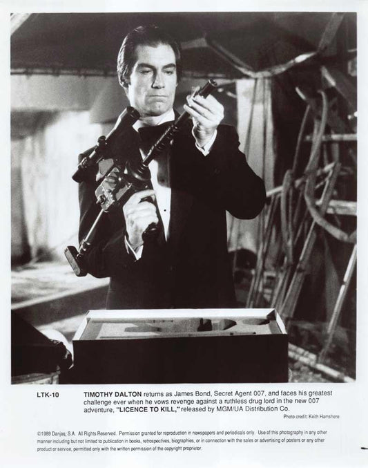 Timothy Dalton LICENCE TO KILL original 8x10 press photo James Bond 007