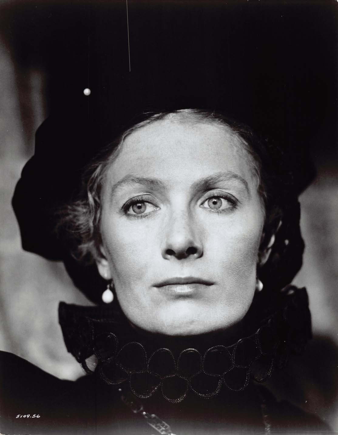 Vanessa Redgrave MARY, QUEEN OF SCOTS set of 35 original 8x10 press photos 1971